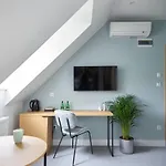 Klasztorna 25 Lägenhetshotell Poznań