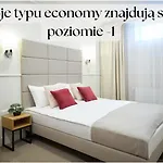 Klasztorna 25 Lägenhetshotell