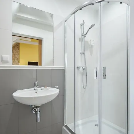 Klasztorna 25 Aparthotel 3*