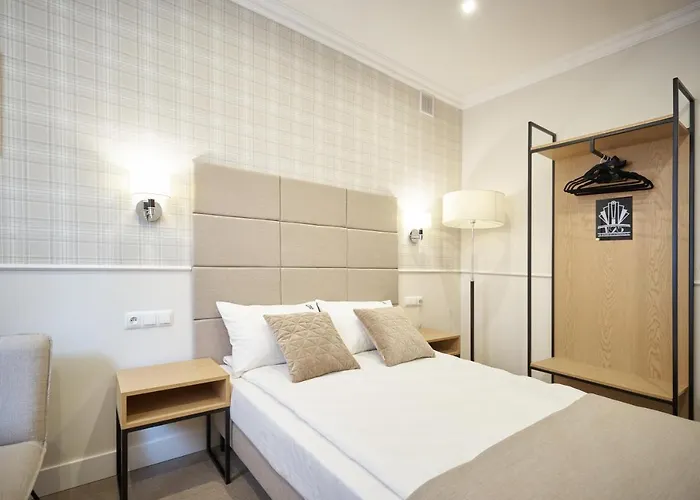 Klasztorna 25 3* Poznań