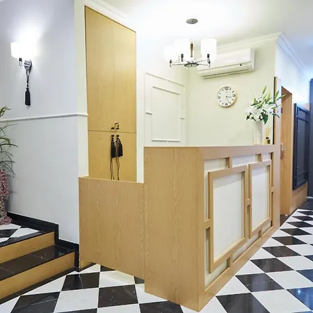 Klasztorna 25 公寓式酒店