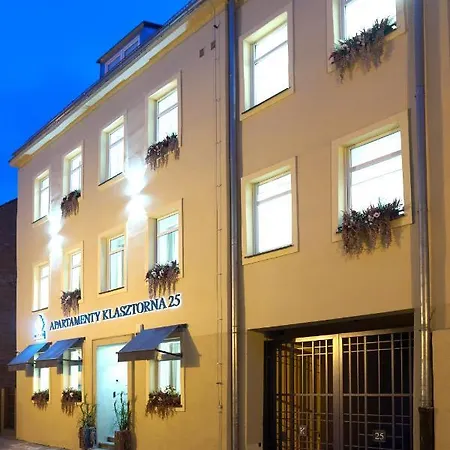 Klasztorna 25 3* بوزنان