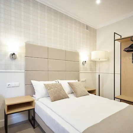 Klasztorna 25 3* Poznan