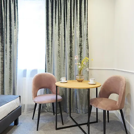 Klasztorna 25 3* Poznan