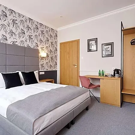 Klasztorna 25 Aparthotel 3*