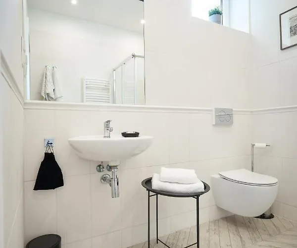 Hotel apartamentowy Klasztorna 25