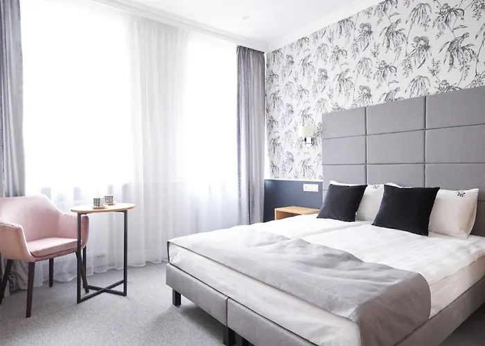 Klasztorna 25 Hotel apartamentowy 3*