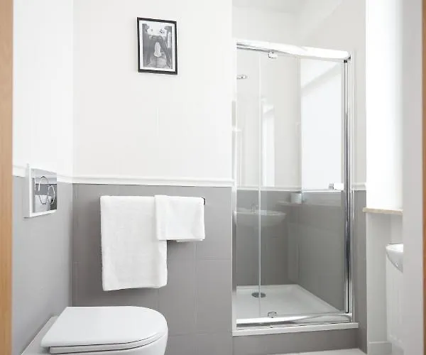 Klasztorna 25 Aparthotel