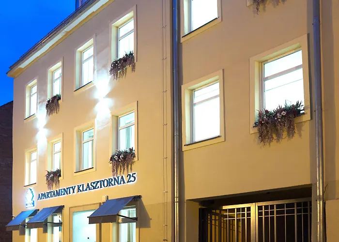 Klasztorna 25